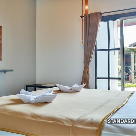 Ndalem Sorogenen Guesthouse Γιογκιακάρτα Εξωτερικό φωτογραφία