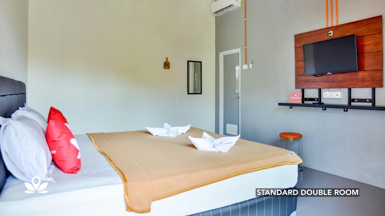 Ndalem Sorogenen Guesthouse Γιογκιακάρτα Εξωτερικό φωτογραφία