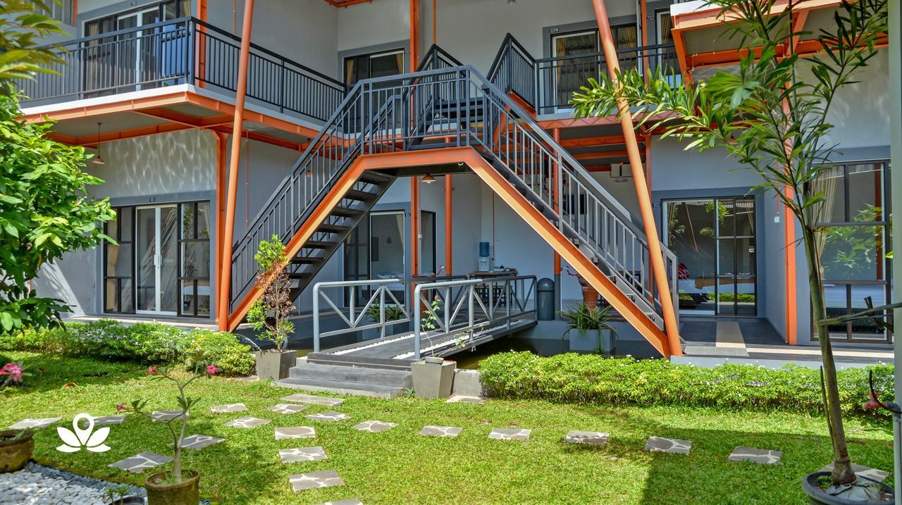 Ndalem Sorogenen Guesthouse Γιογκιακάρτα Εξωτερικό φωτογραφία