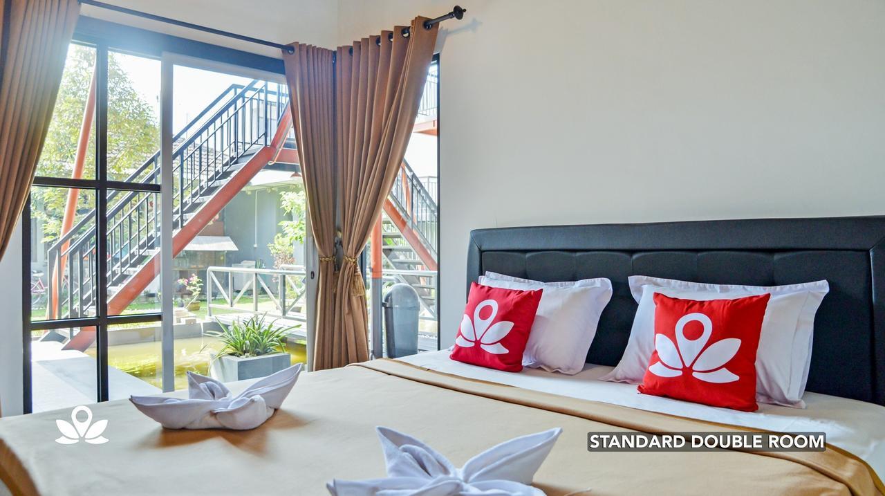 Ndalem Sorogenen Guesthouse Γιογκιακάρτα Εξωτερικό φωτογραφία