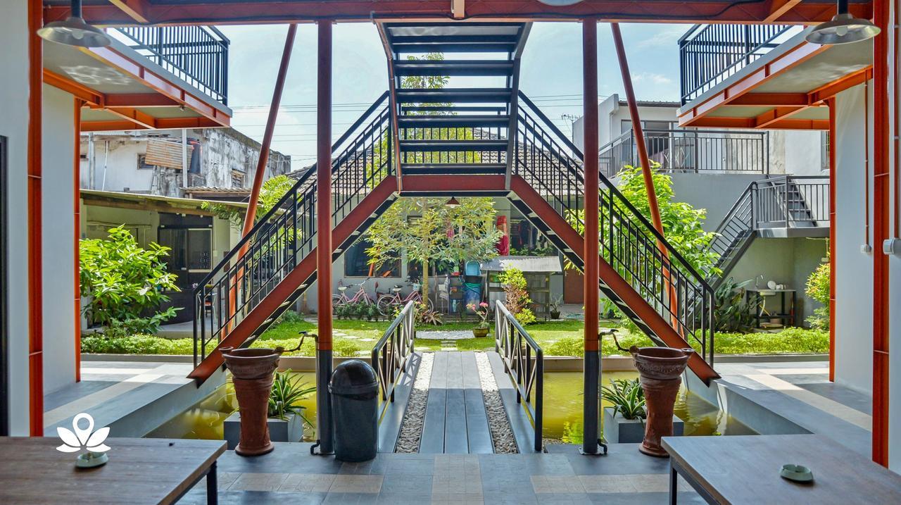 Ndalem Sorogenen Guesthouse Γιογκιακάρτα Εξωτερικό φωτογραφία