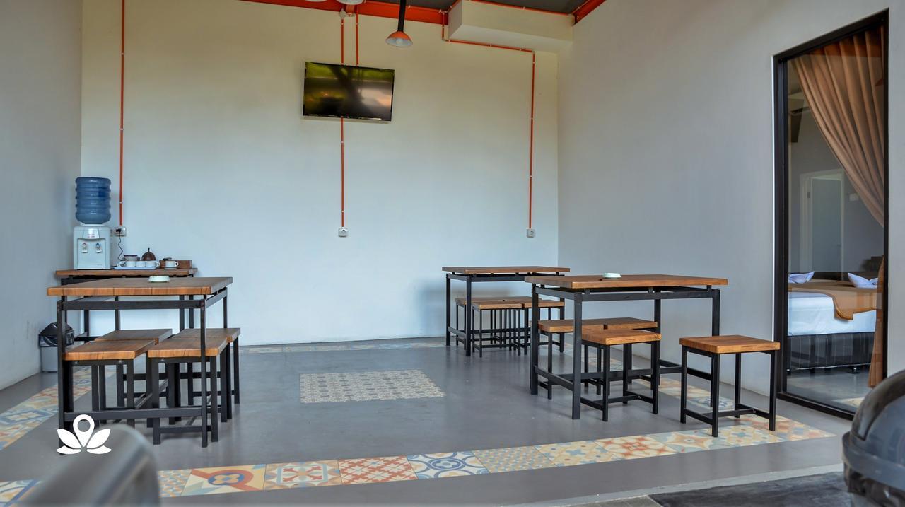 Ndalem Sorogenen Guesthouse Γιογκιακάρτα Εξωτερικό φωτογραφία